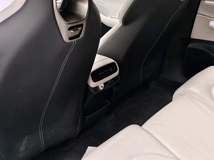 Фото 9 - Xiaomi SU7