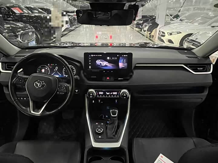 Фото 8 - Toyota Wildlander