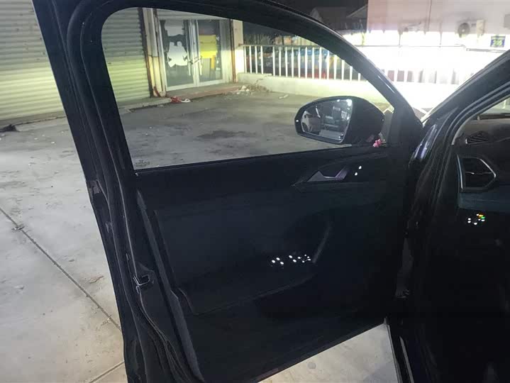 Фото 7 - Volkswagen Tharu