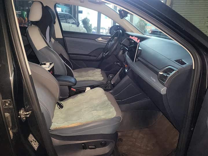 Фото 8 - Volkswagen Tharu