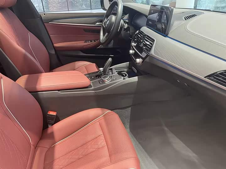 Фото 9 - BMW 5 Series