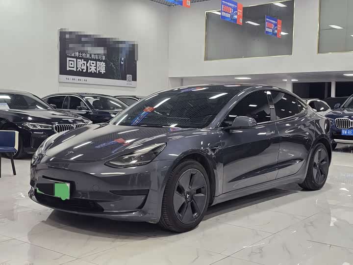 Фото 1 - Tesla Model 3