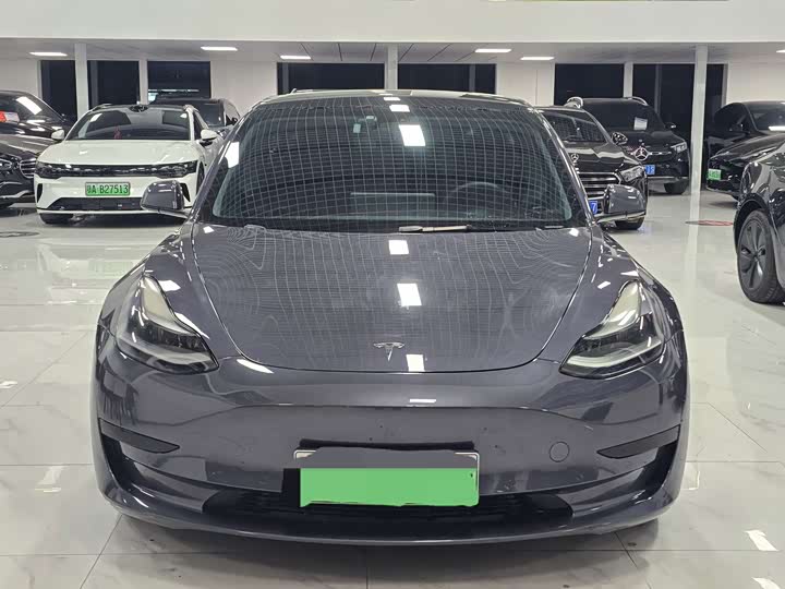 Фото 2 - Tesla Model 3