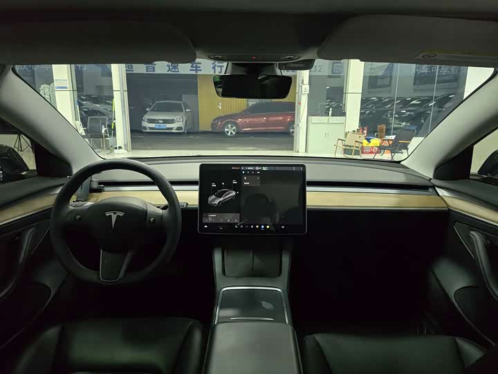 Фото 7 - Tesla Model 3