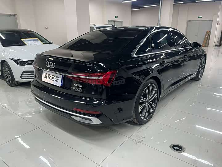 Фото 9 - Audi A6L