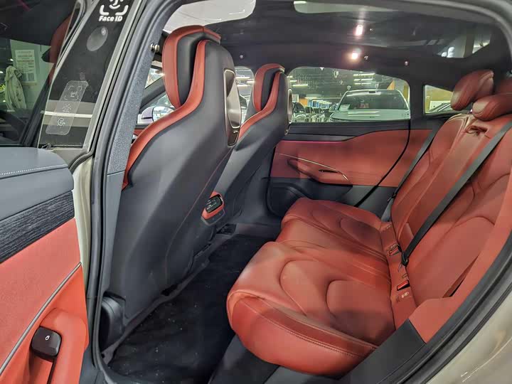 Фото 5 - Xiaomi SU7