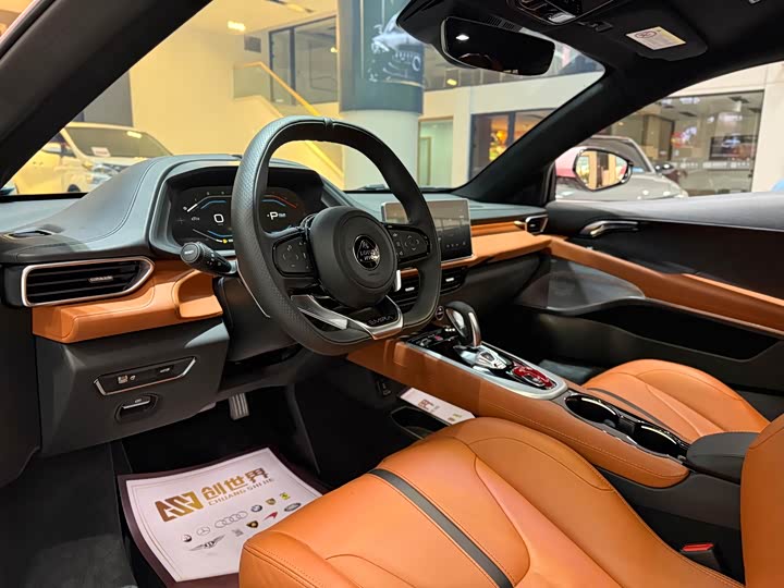 Фото 8 - Lotus Emira