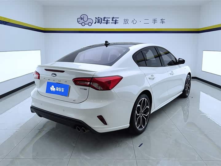 Фото 3 - Ford Focus