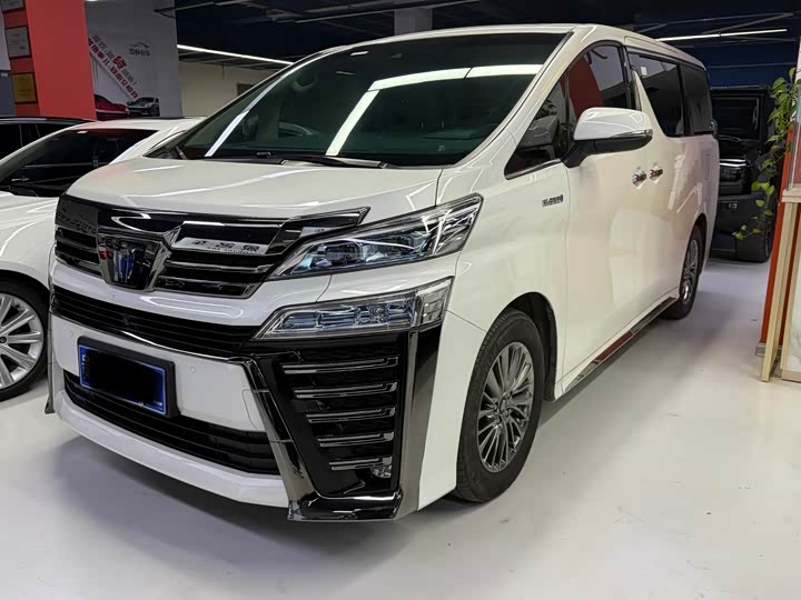 Фото 1 - Toyota Vellfire