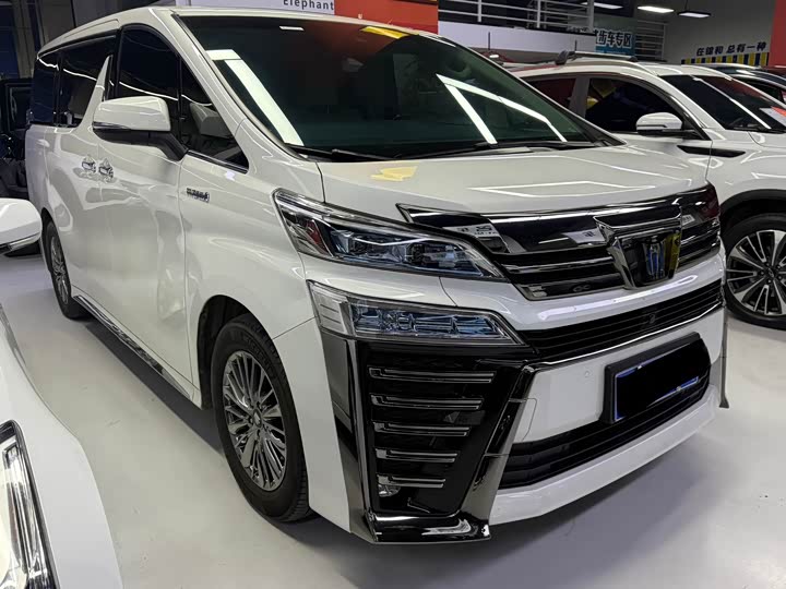 Фото 3 - Toyota Vellfire