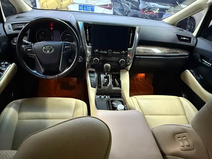 Фото 7 - Toyota Vellfire