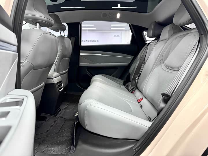 Фото 5 - XPeng Mona M03