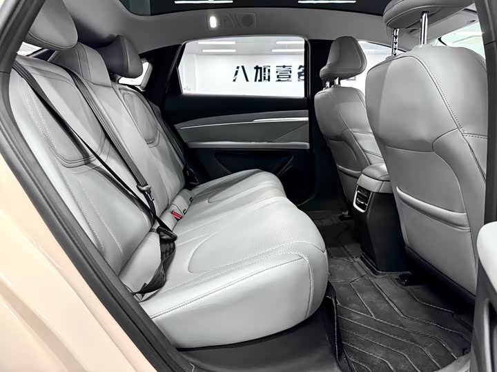 Фото 7 - XPeng Mona M03