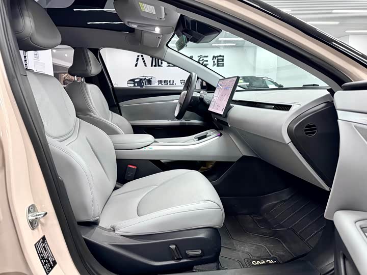 Фото 8 - XPeng Mona M03