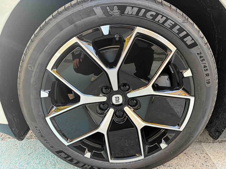 Фото 5 - Xiaomi SU7