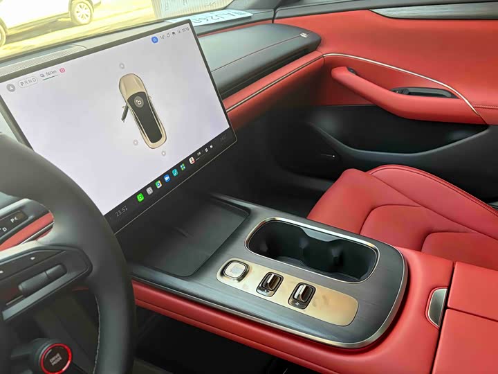 Фото 9 - Xiaomi SU7