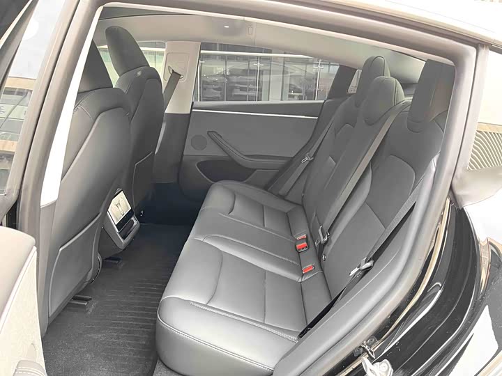 Фото 5 - Tesla Model 3