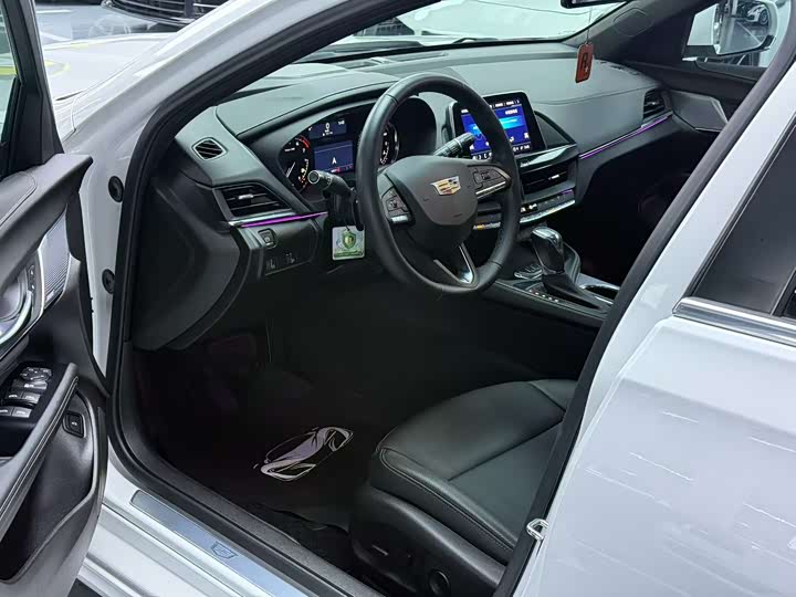 Фото 5 - Cadillac CT4