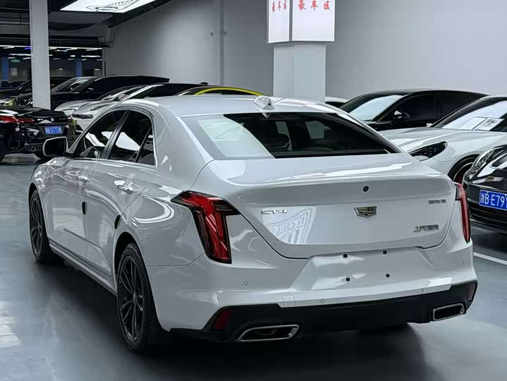 Фото 9 - Cadillac CT4