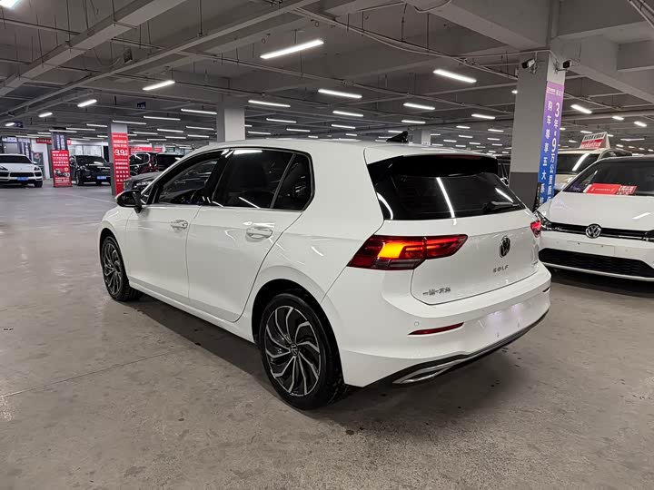 Фото 4 - Volkswagen Golf