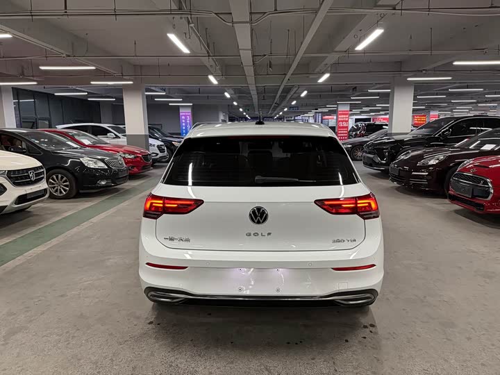 Фото 5 - Volkswagen Golf