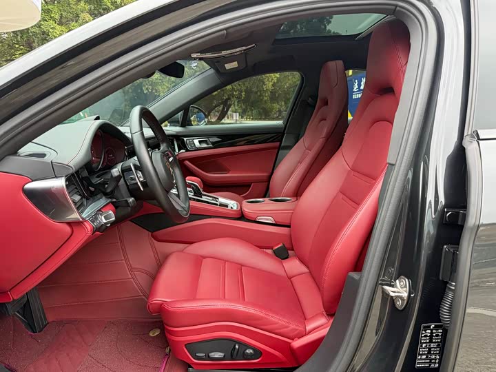 Фото 9 - Porsche Panamera