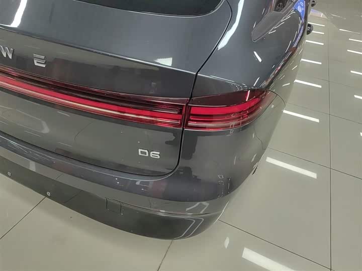 Фото 8 - Roewe D6