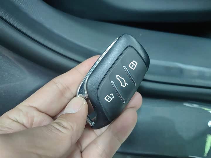 Фото 9 - Roewe D6