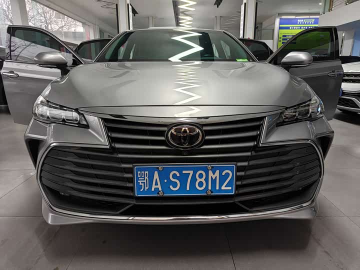 Фото 1 - Toyota Avalon