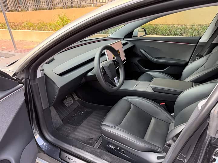 Фото 5 - Tesla Model 3