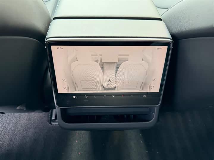 Фото 9 - Tesla Model 3