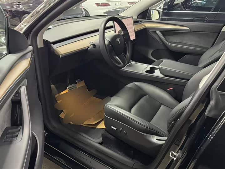 Фото 9 - Tesla Model Y