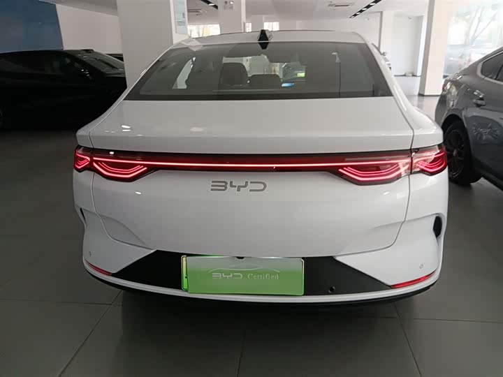 Фото 6 - BYD Qin L