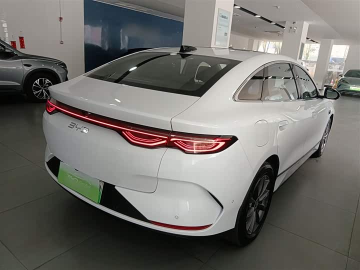 Фото 7 - BYD Qin L
