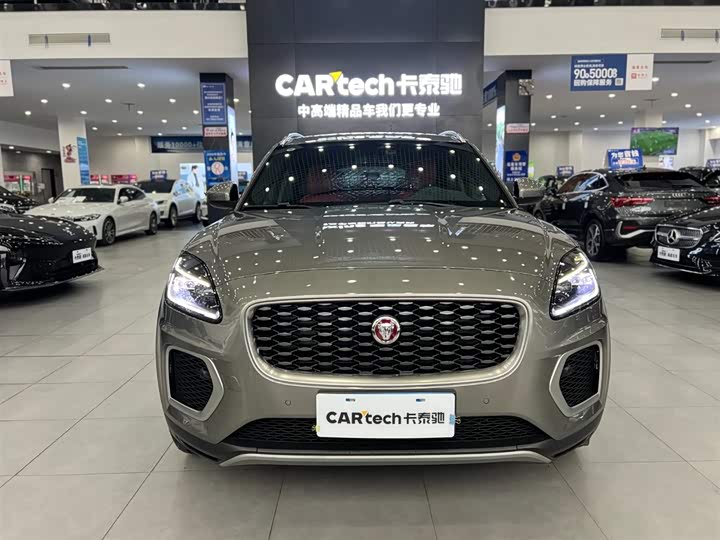 Фото 2 - Jaguar E-Pace