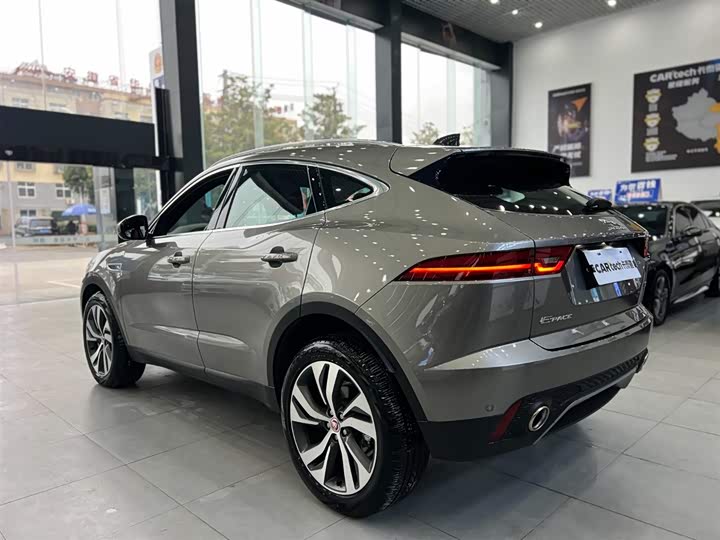 Фото 8 - Jaguar E-Pace