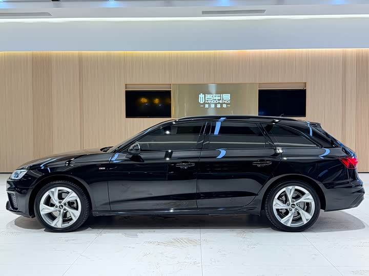 Фото 8 - Audi A4