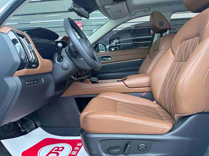 Фото 8 - Nissan Pathfinder