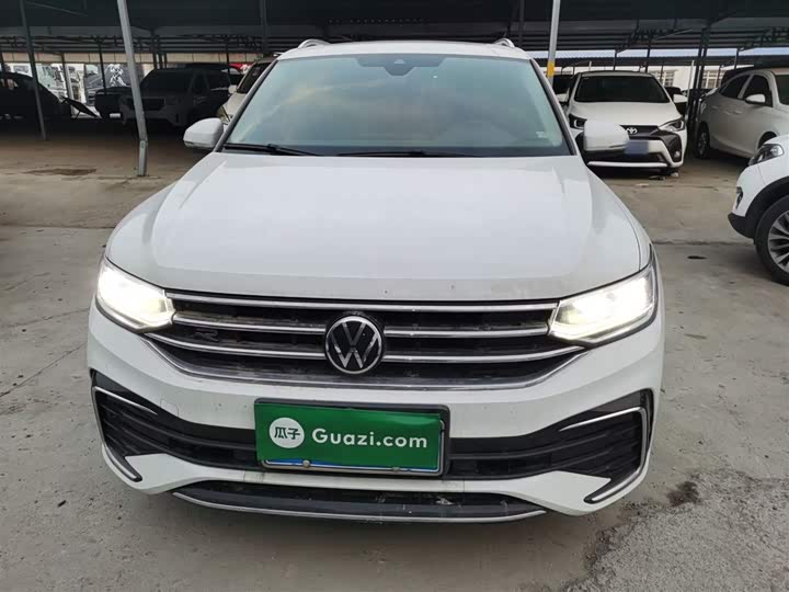 Фото 3 - Volkswagen Tiguan L Pro