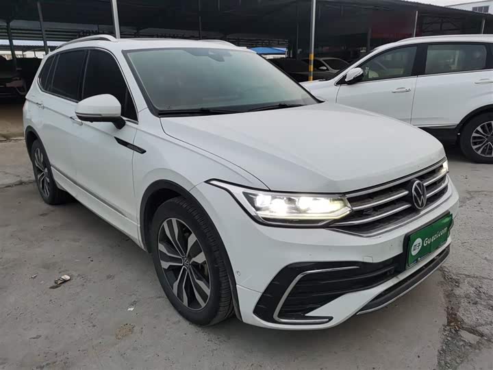 Фото 4 - Volkswagen Tiguan L Pro