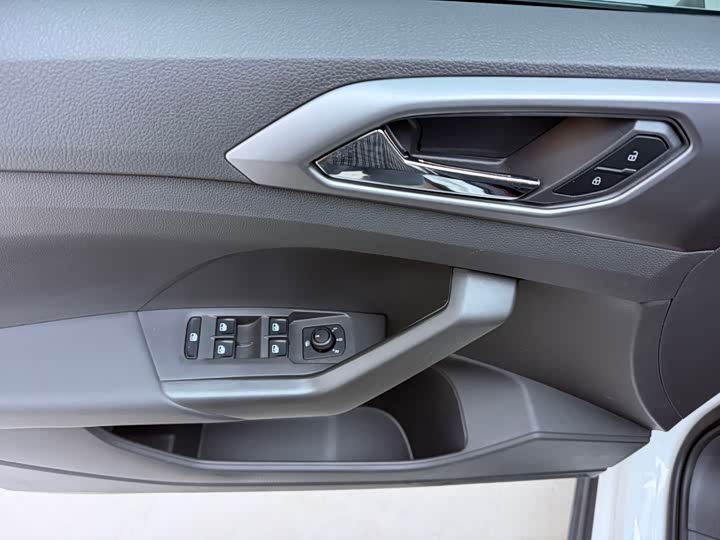 Фото 4 - Volkswagen T-Cross