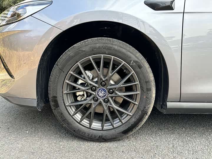 Фото 6 - BYD Qin Plus