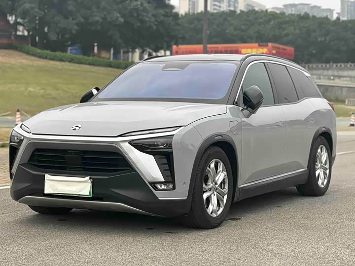 Фото 1 - Nio ES8