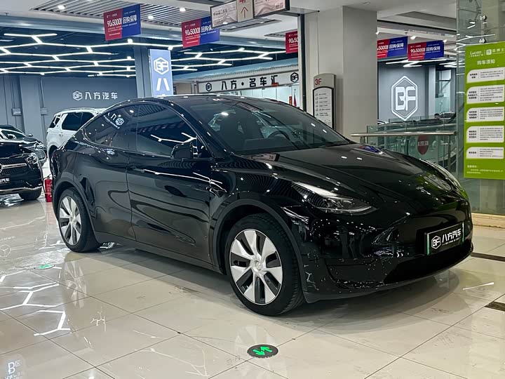 Фото 3 - Tesla Model Y