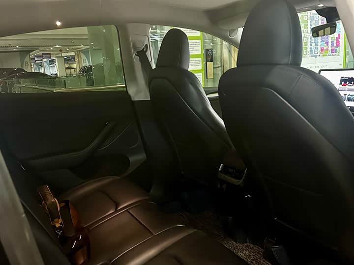 Фото 6 - Tesla Model Y