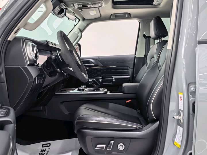 Фото 6 - Tank 300