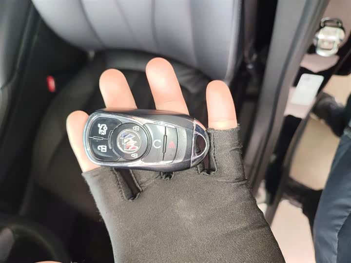 Фото 9 - Buick LaCrosse