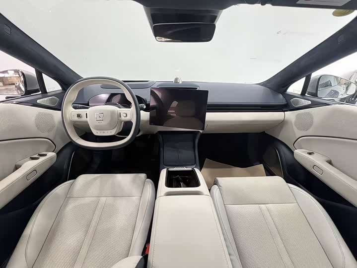 Фото 4 - Zeekr 007