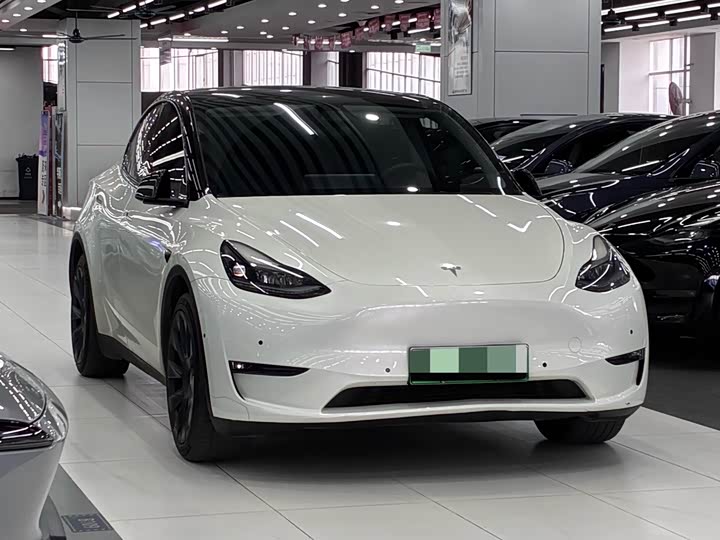 Фото 3 - Tesla Model Y