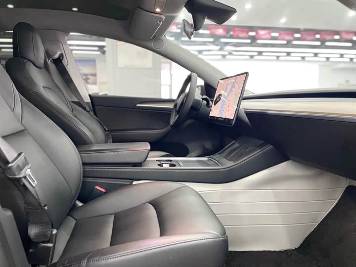 Фото 4 - Tesla Model Y